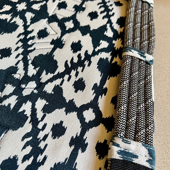 KAVU Navy/Cream Shoulder Bag - Picture 7 of 8